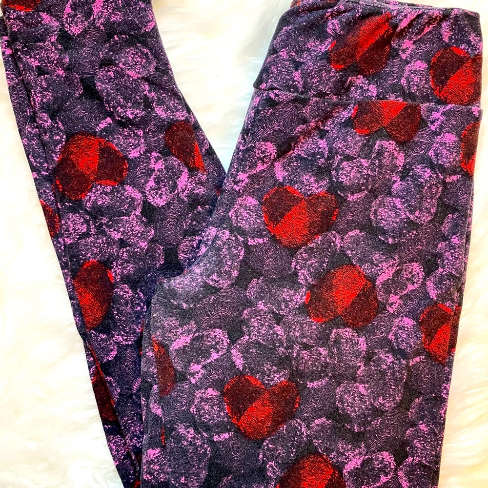 LulaRoe Valentine’s heart buttery leggings